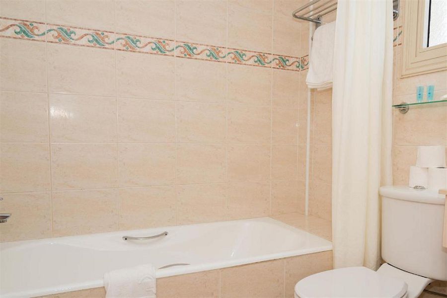 Studio Apartment Inland View 3