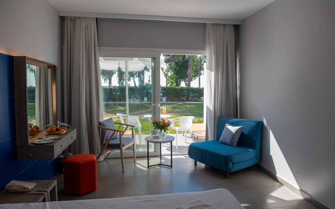Twin Room Inland View 4