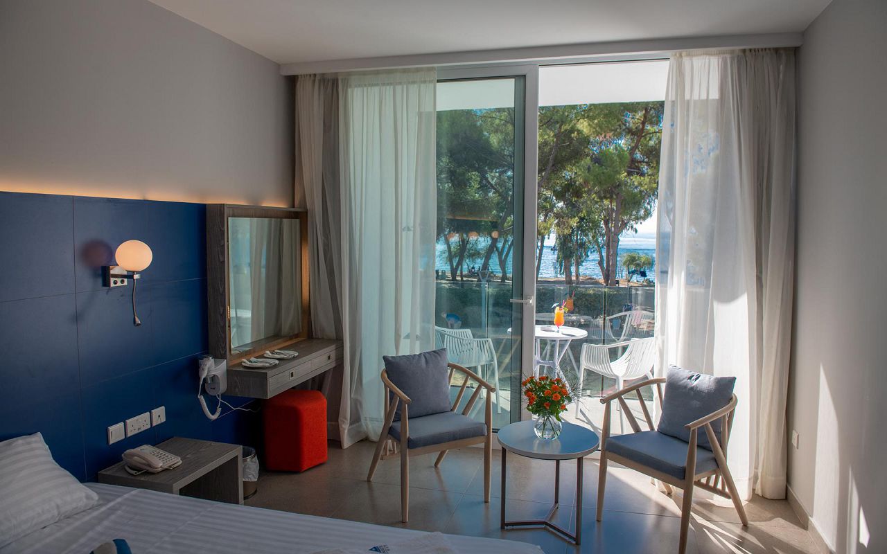 Twin Room Sea View 1