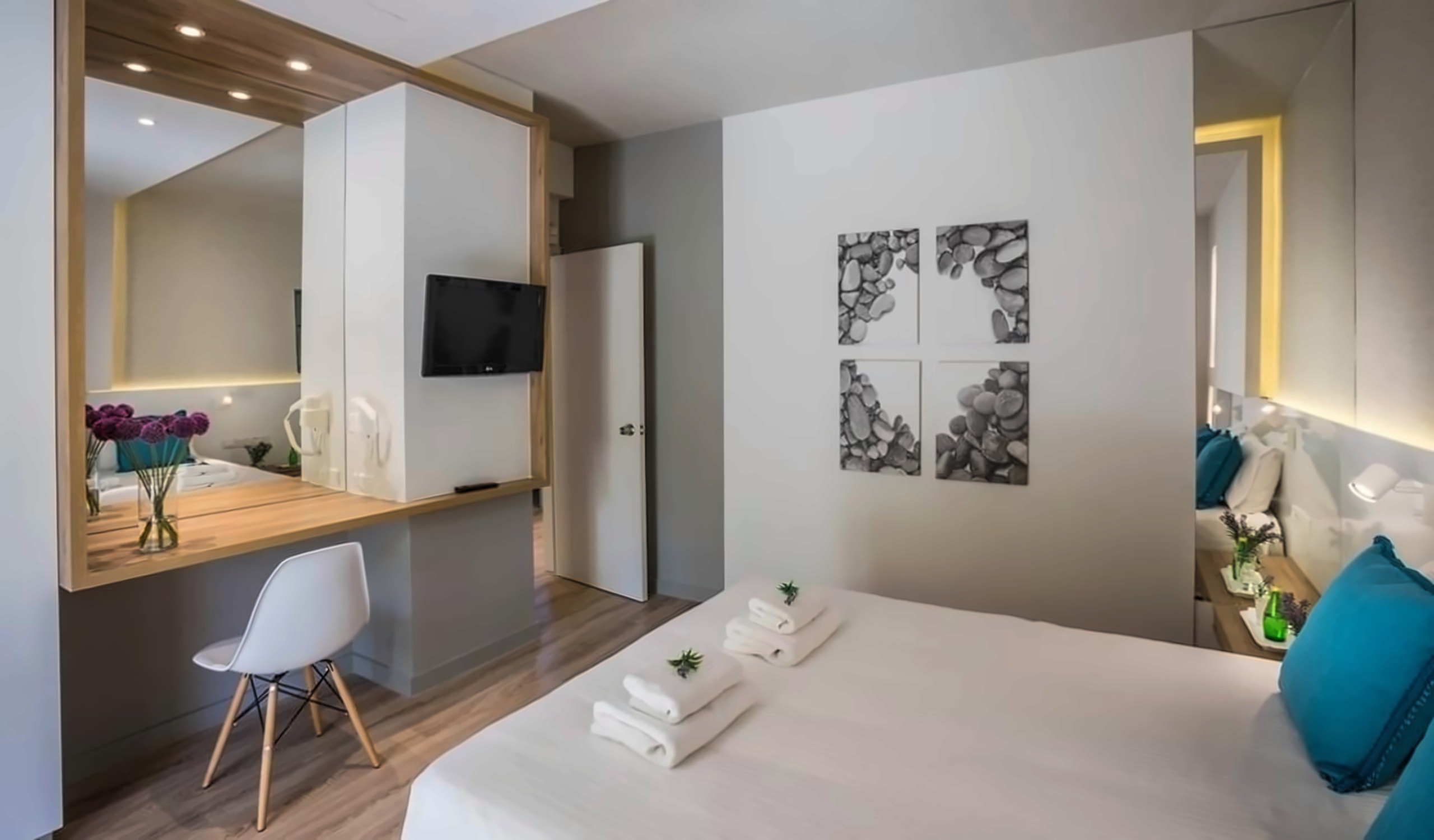 Superior One-Bedroom Suite with Garden View 1
