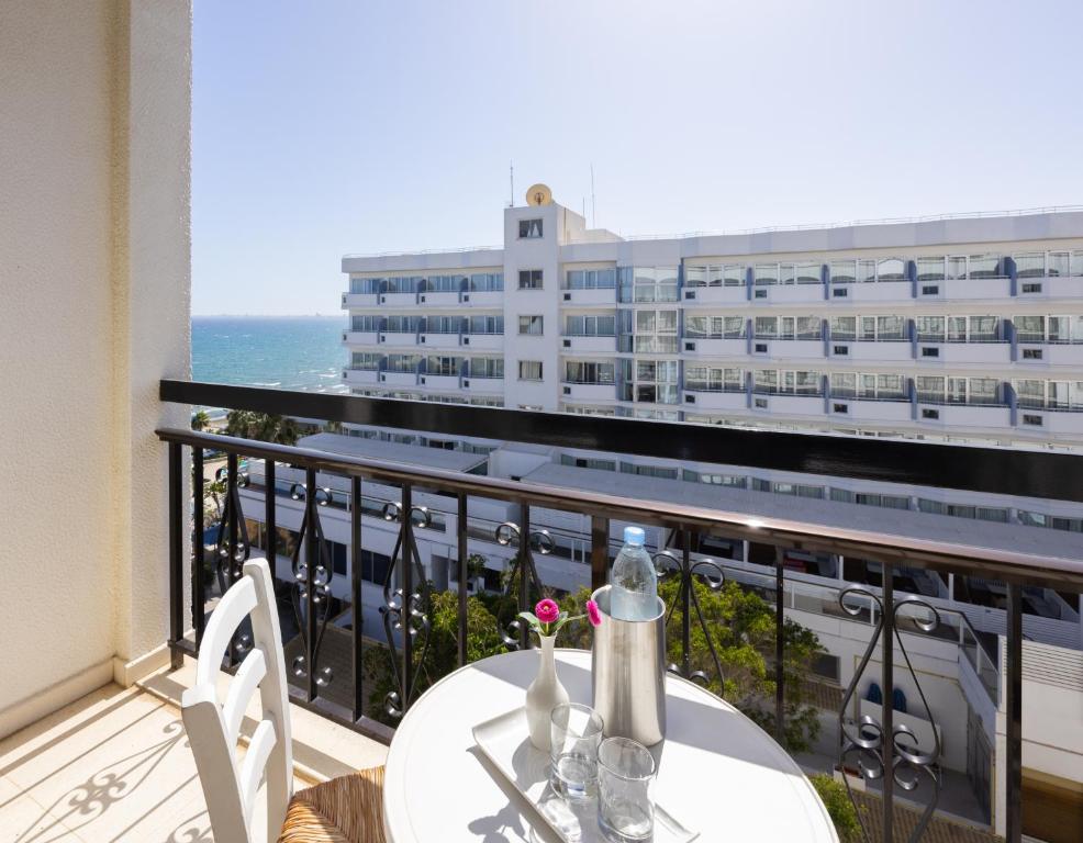 Superior Room Side Sea View 3