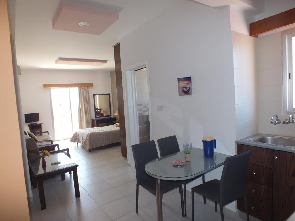 Standard Studio Apartment Inland View 1