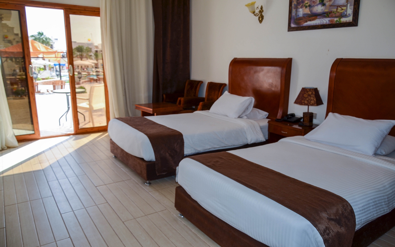 Deluxe Garden View Room 3