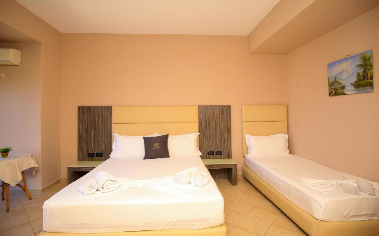 Triple Room With Balcony 4