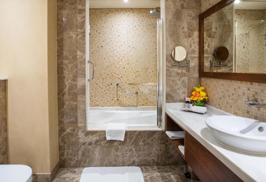 Deluxe Room 4