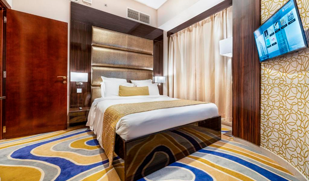 One Bedroom Deluxe Suite 3