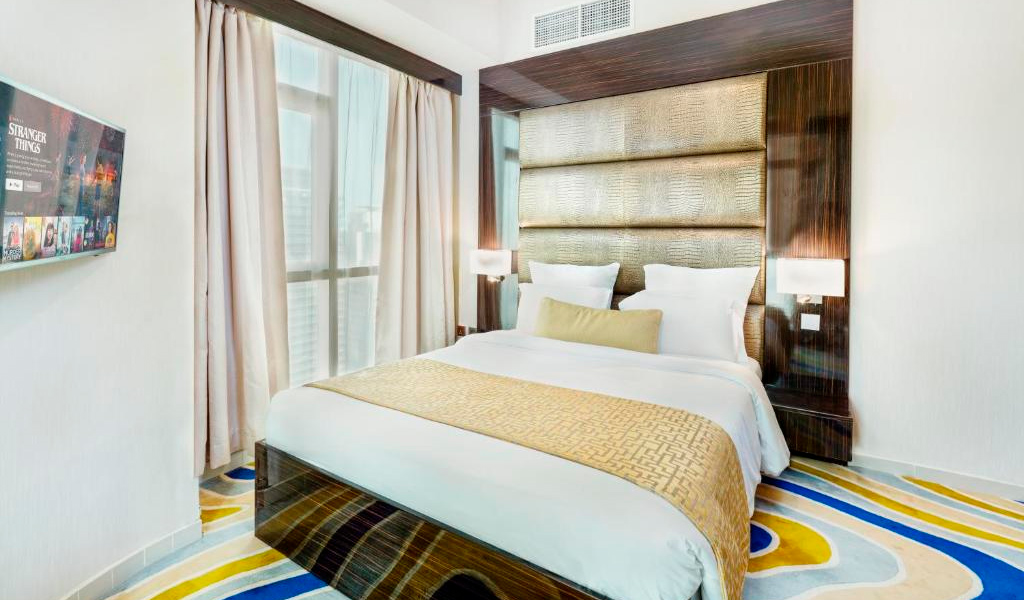 One Bedroom Deluxe Suite 4