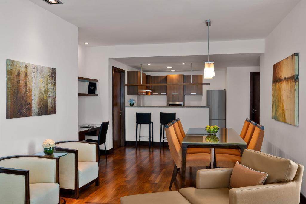 Premier 2 Bedroom Sea View Apartment 4