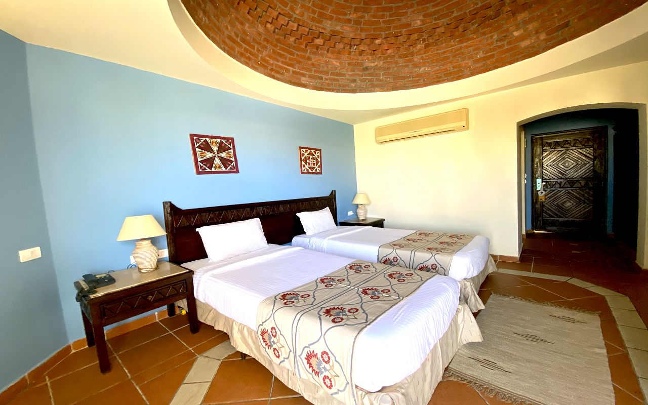 Standard Pool View Room 4