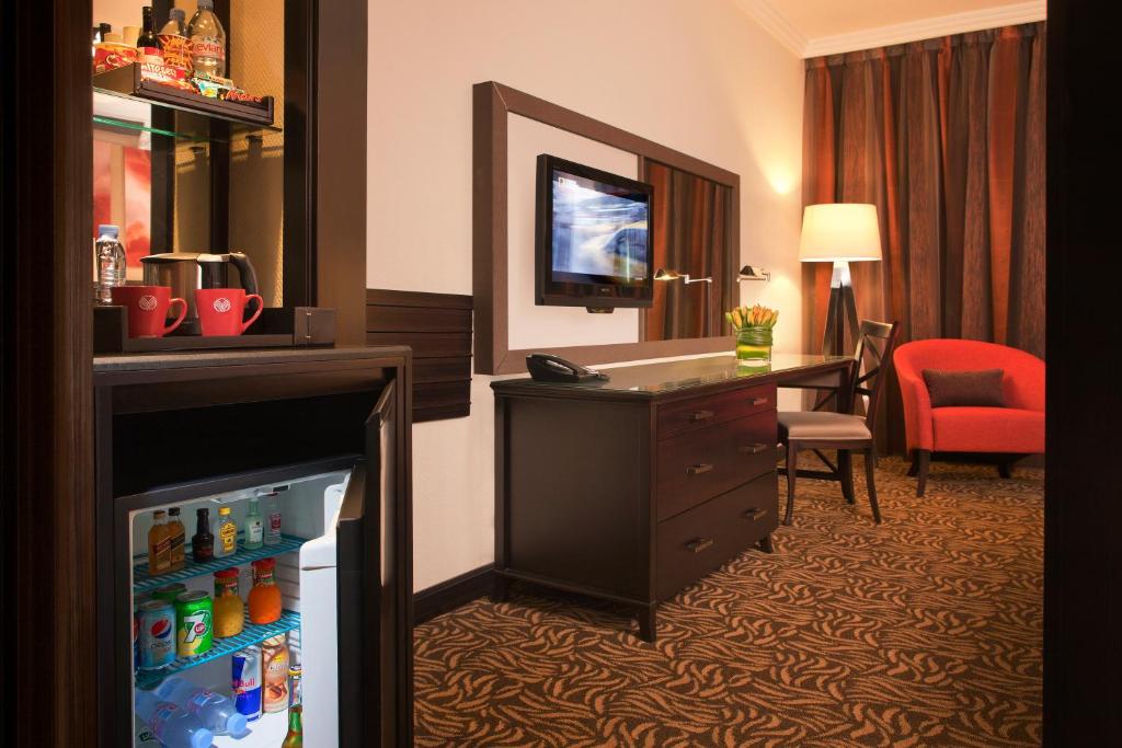 Guest Room with Lounge Access 3