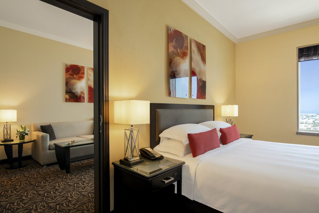 1 Bedroom Suite with Lounge Access 1