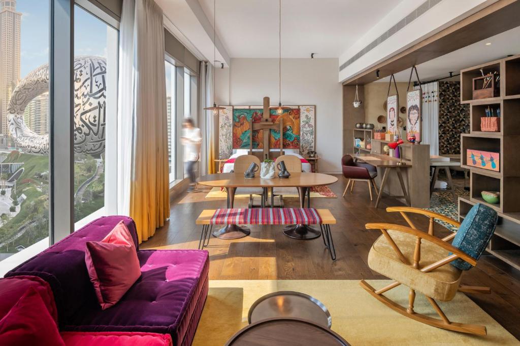 Arist Village Suite 1