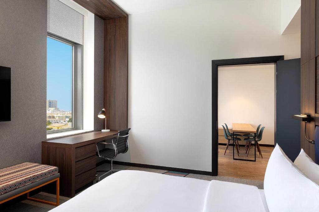 1 Bedroom Suite 1 King City view 2