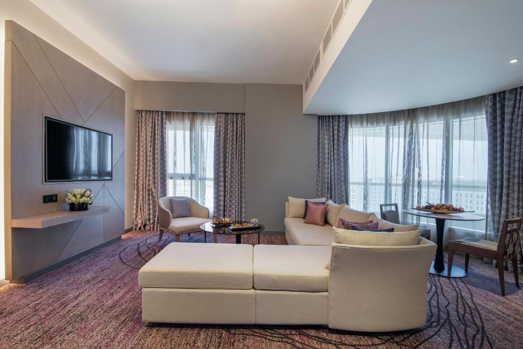 1 Bedroom Suite with Lounge Access 4