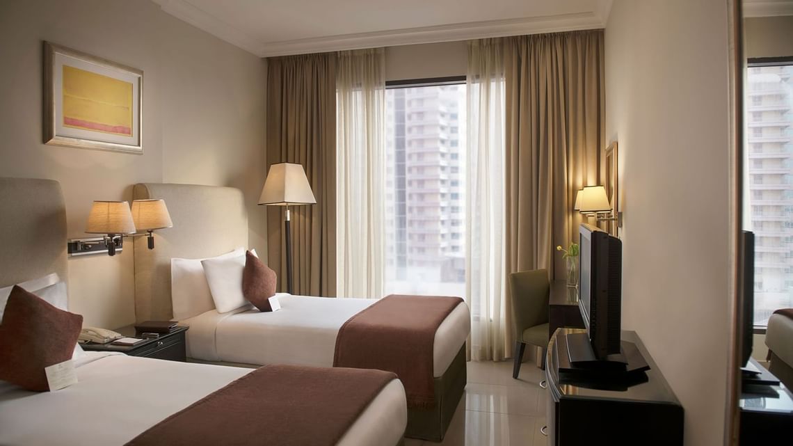2 Bedroom Apartment City View 3