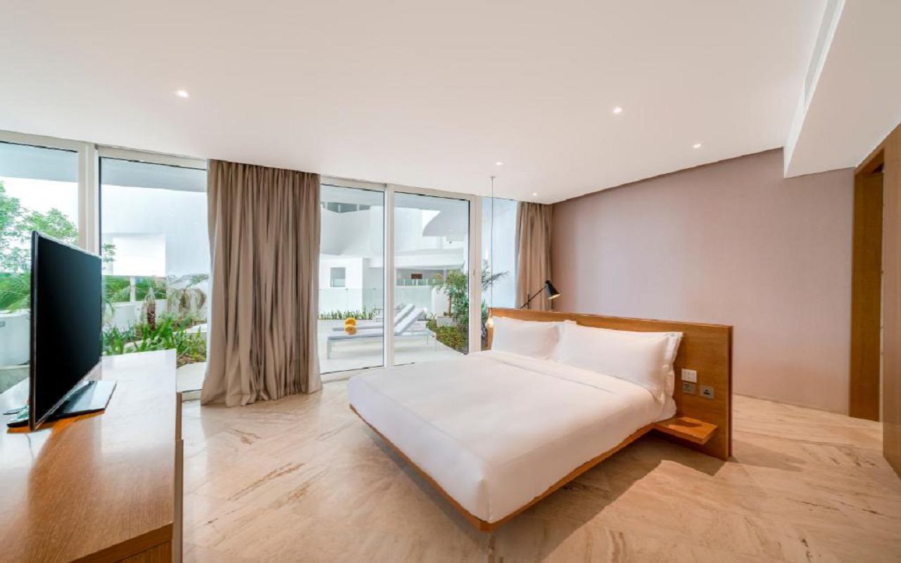 Master Suite Jacuzzi 3