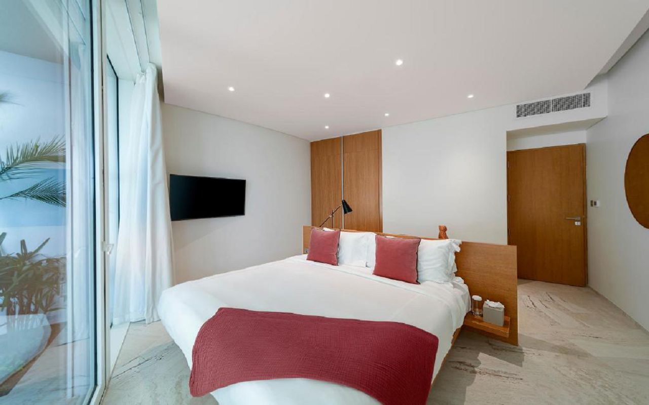1 Bedroom Jacuzzi 2