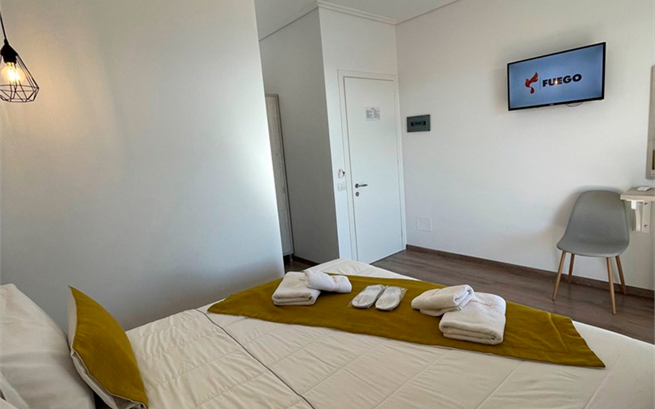 Standard Double Room Sea View 2