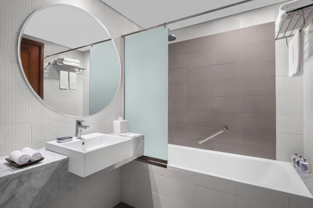 Executive Suite 2
