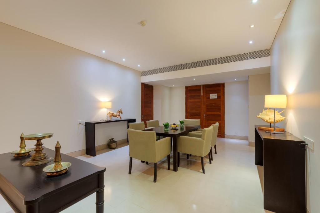 Executive Suite 2