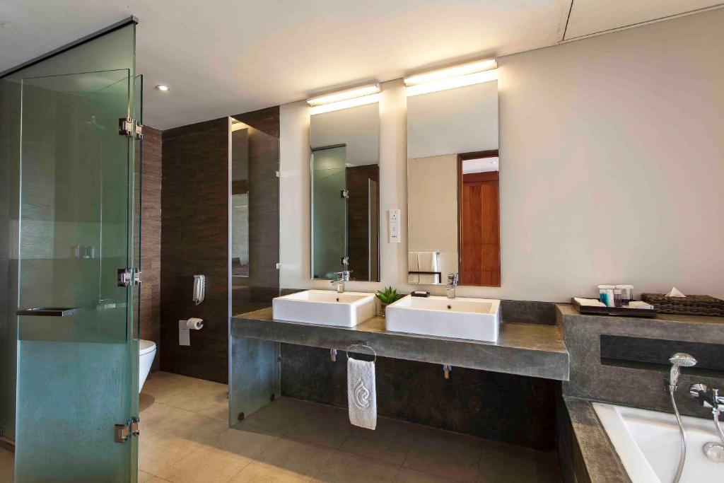 Executive Suite 4