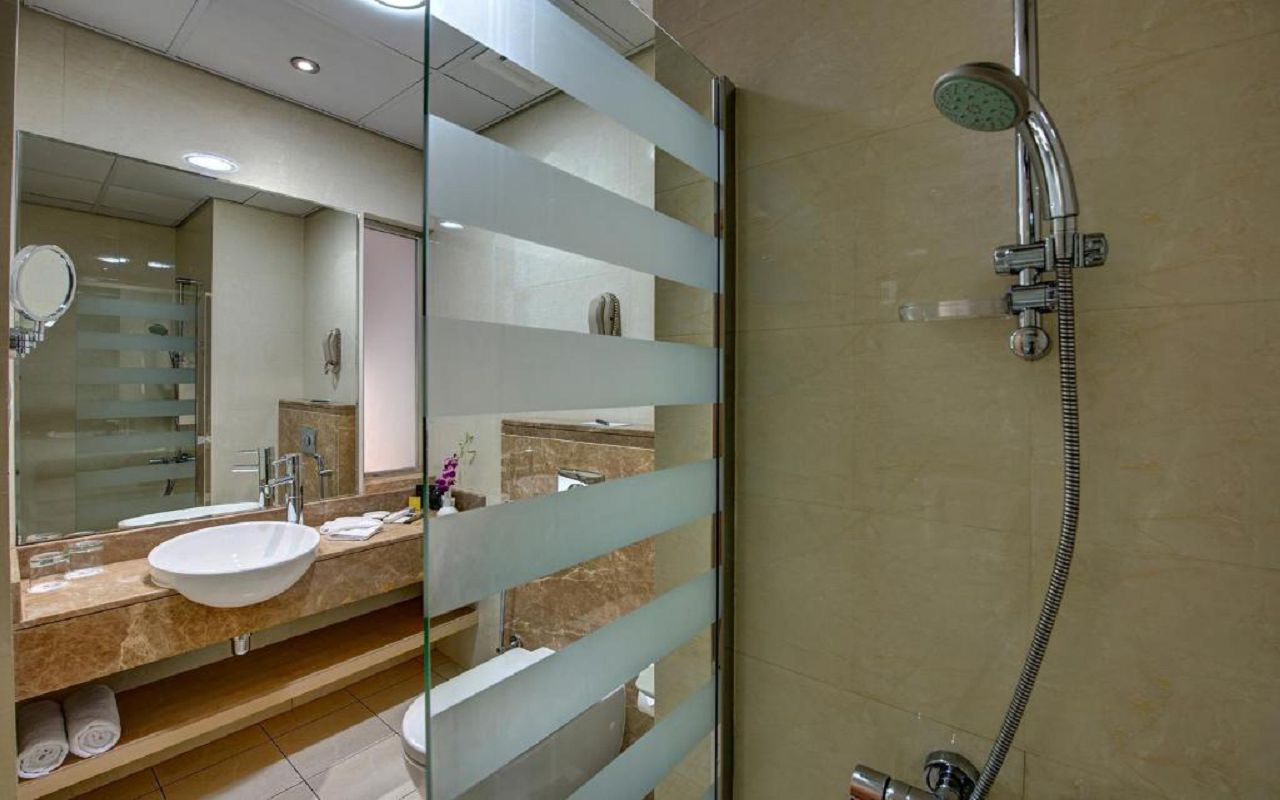 Executive Suite 3
