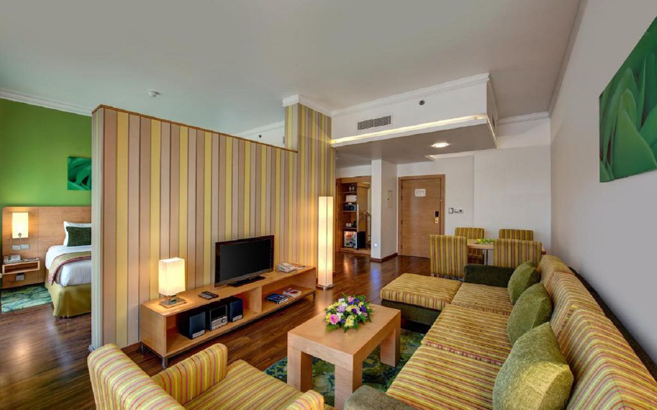 Executive Suite 4