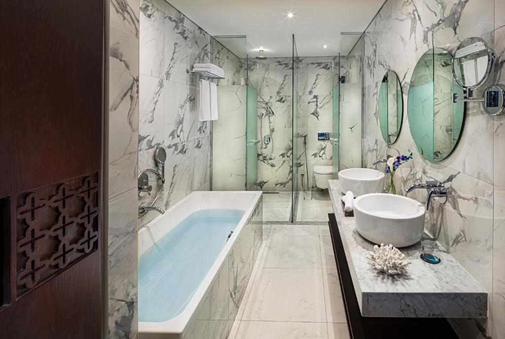 Executive Suite 2