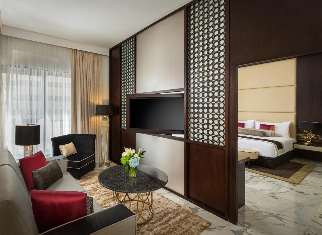 Executive Suite 4