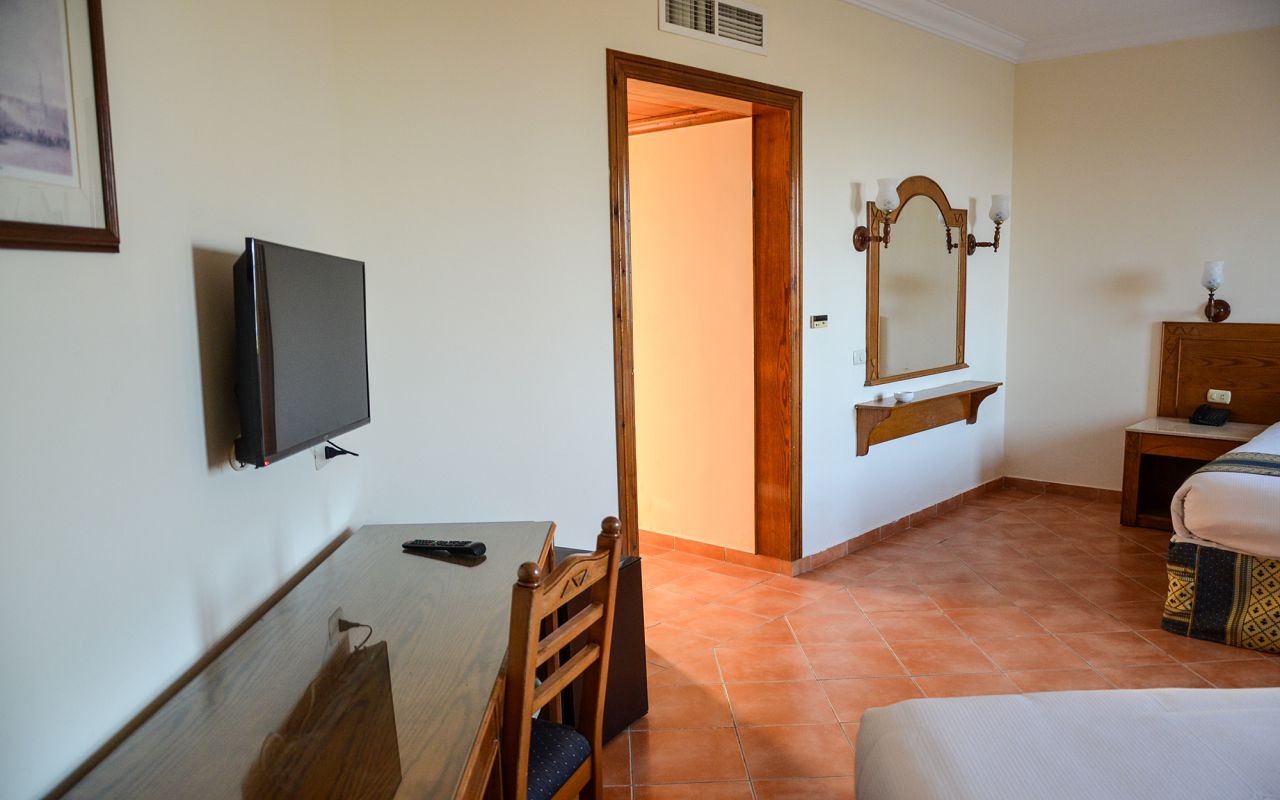 Family Room 4