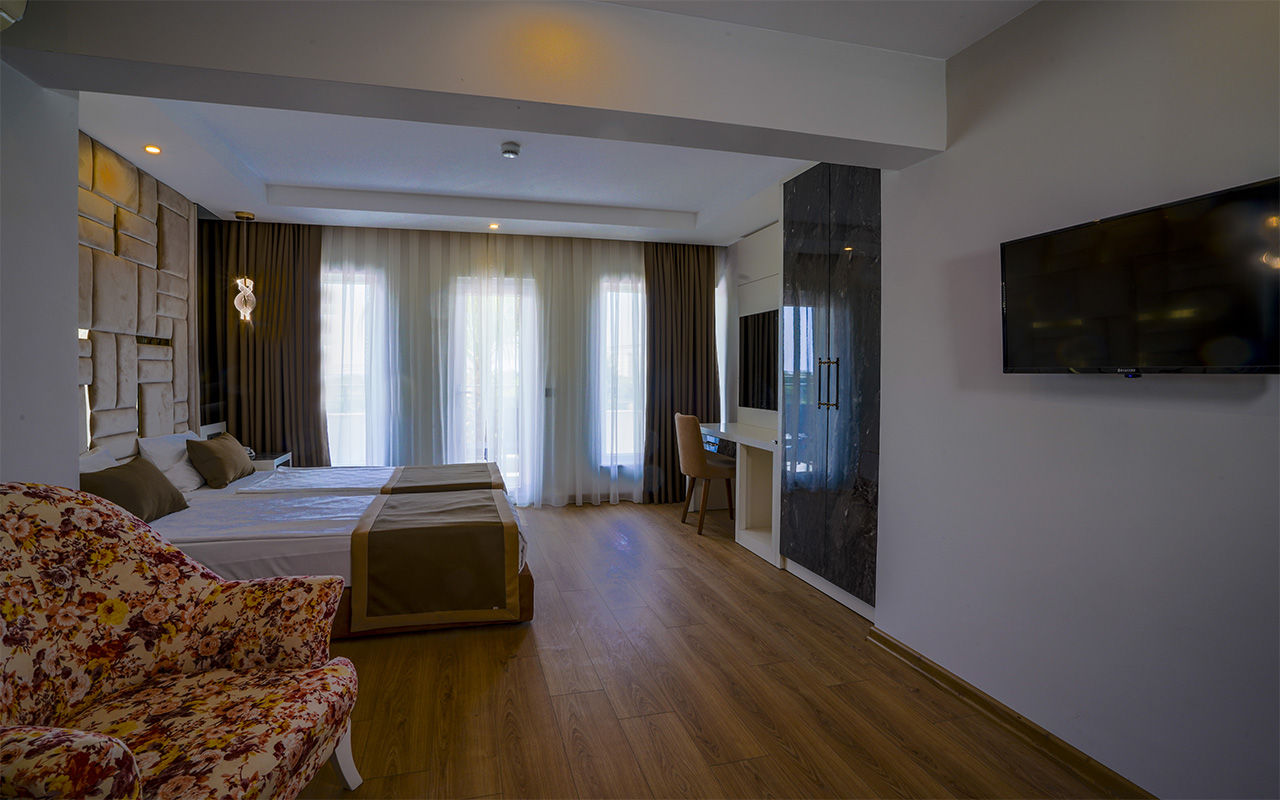 Family Room 4
