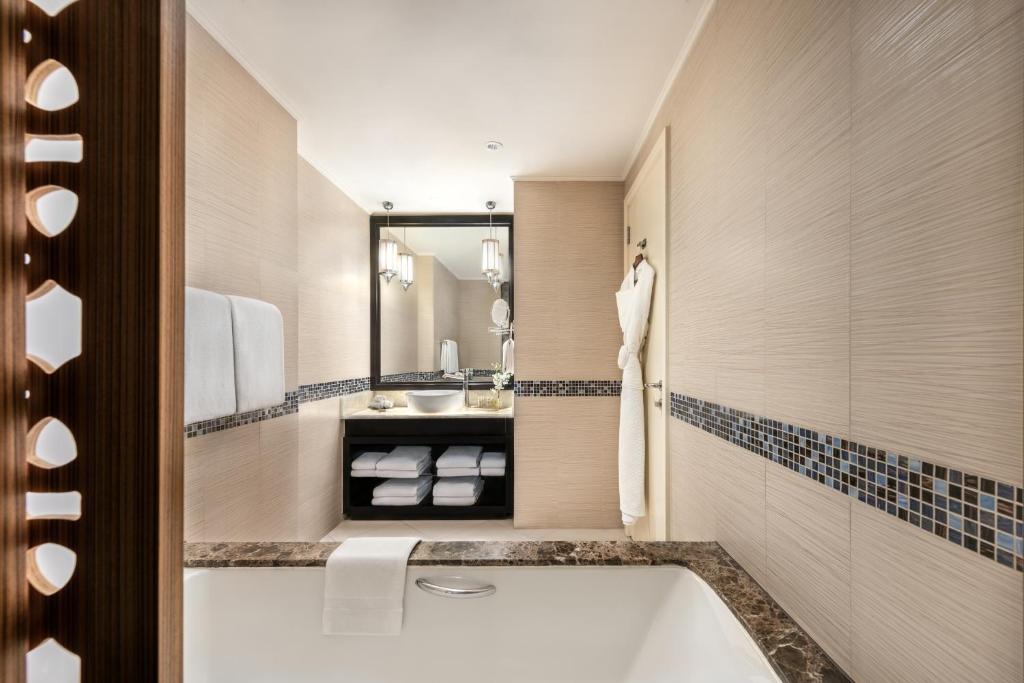 Family Suite 4