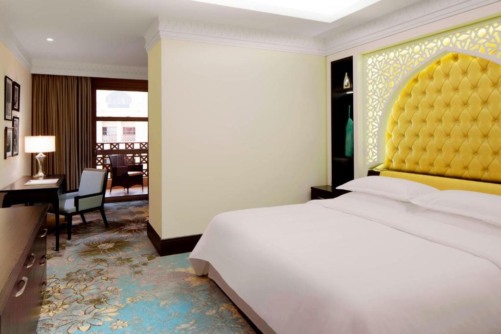Club Room 1