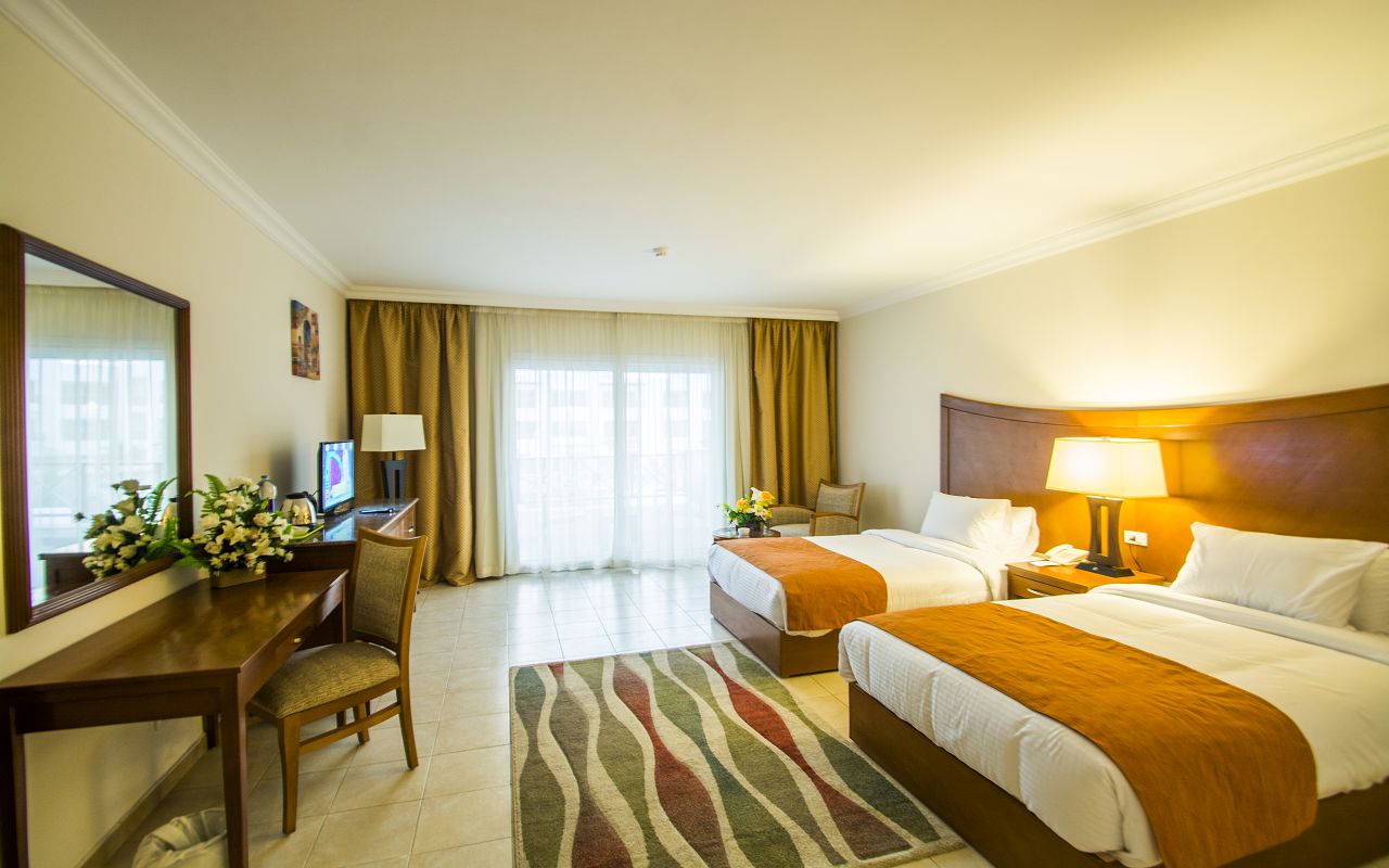Club Room 4