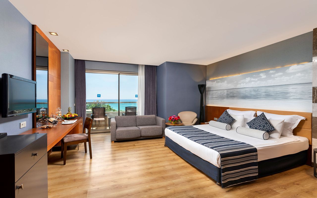 Deluxe Room 1