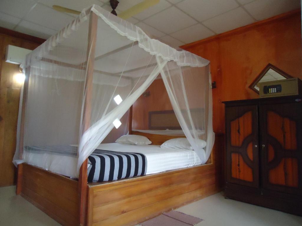 Deluxe Room 3