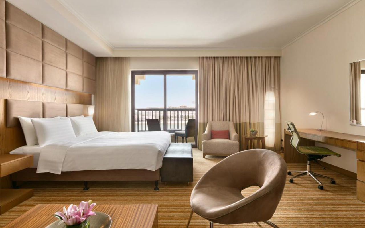 Deluxe Suite 2