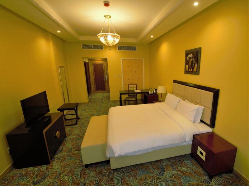 Deluxe Suite 2