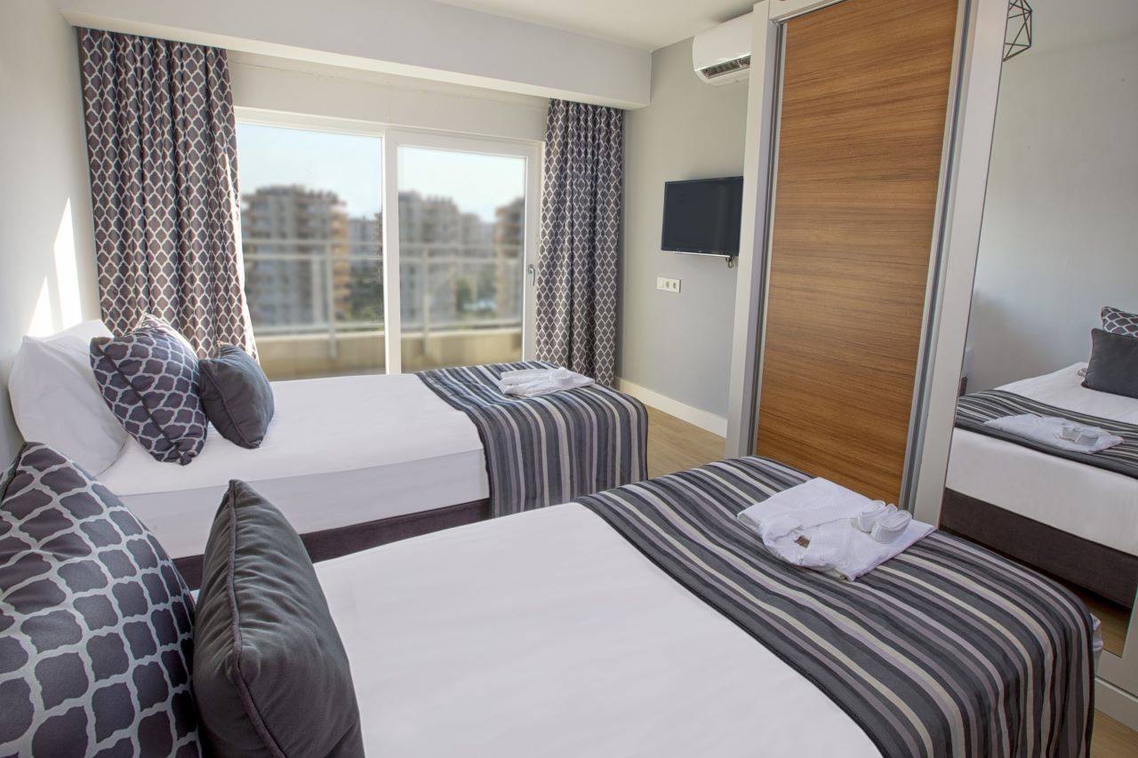 Deluxe Suite 1