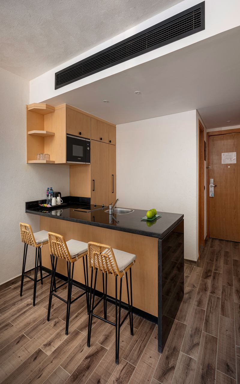 Deluxe Suite 4