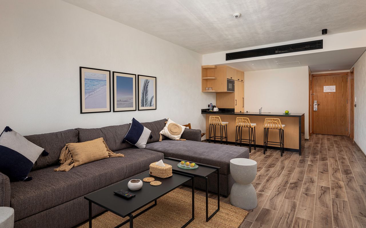 Deluxe Suite 2