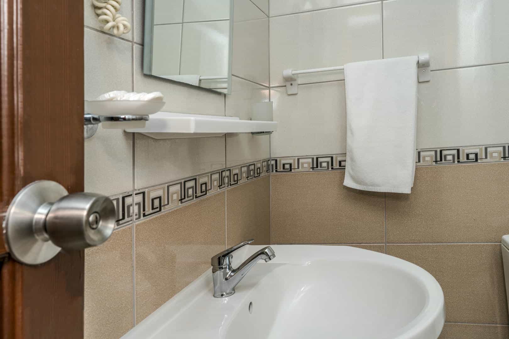 Economy Room 2