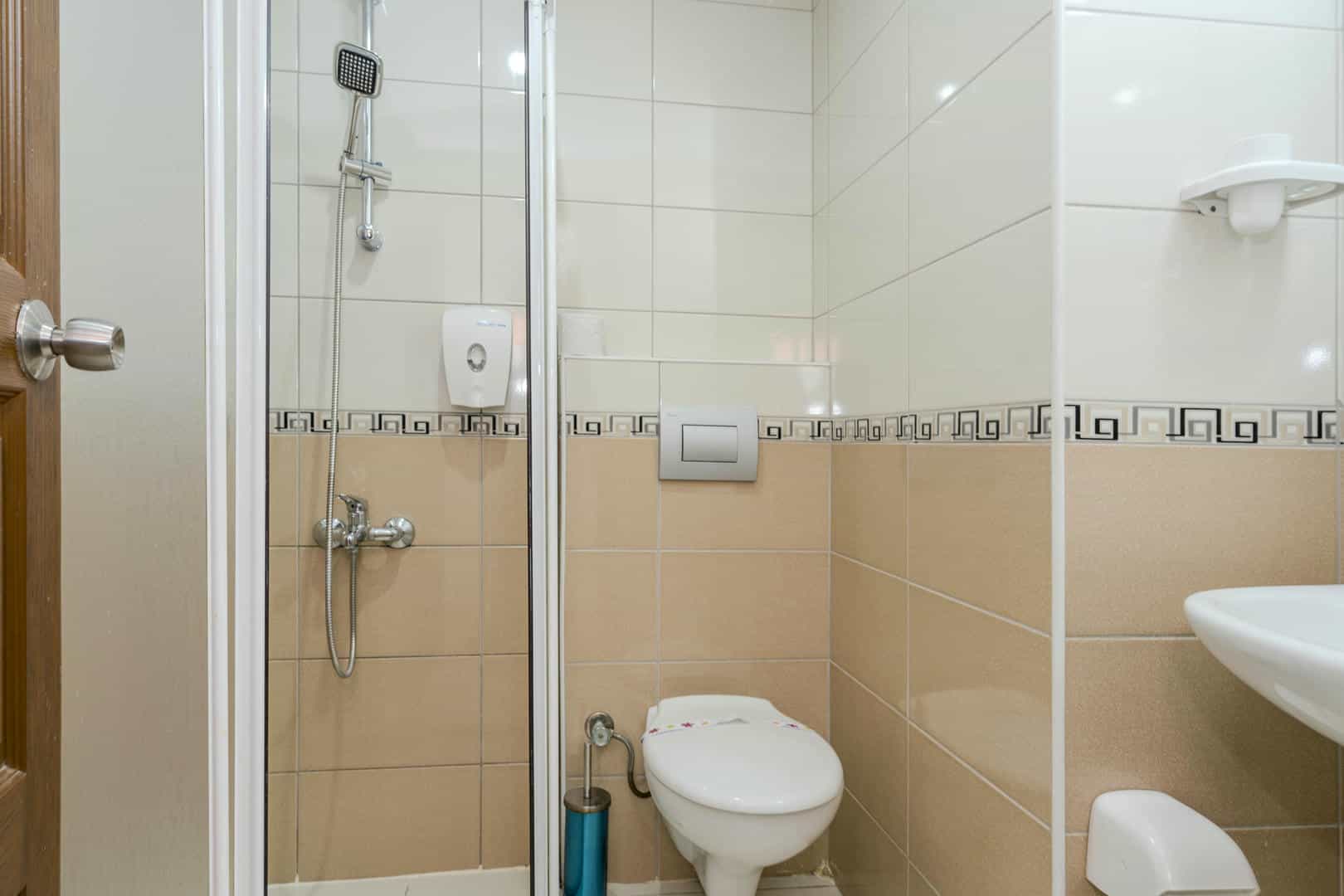Economy Room 3