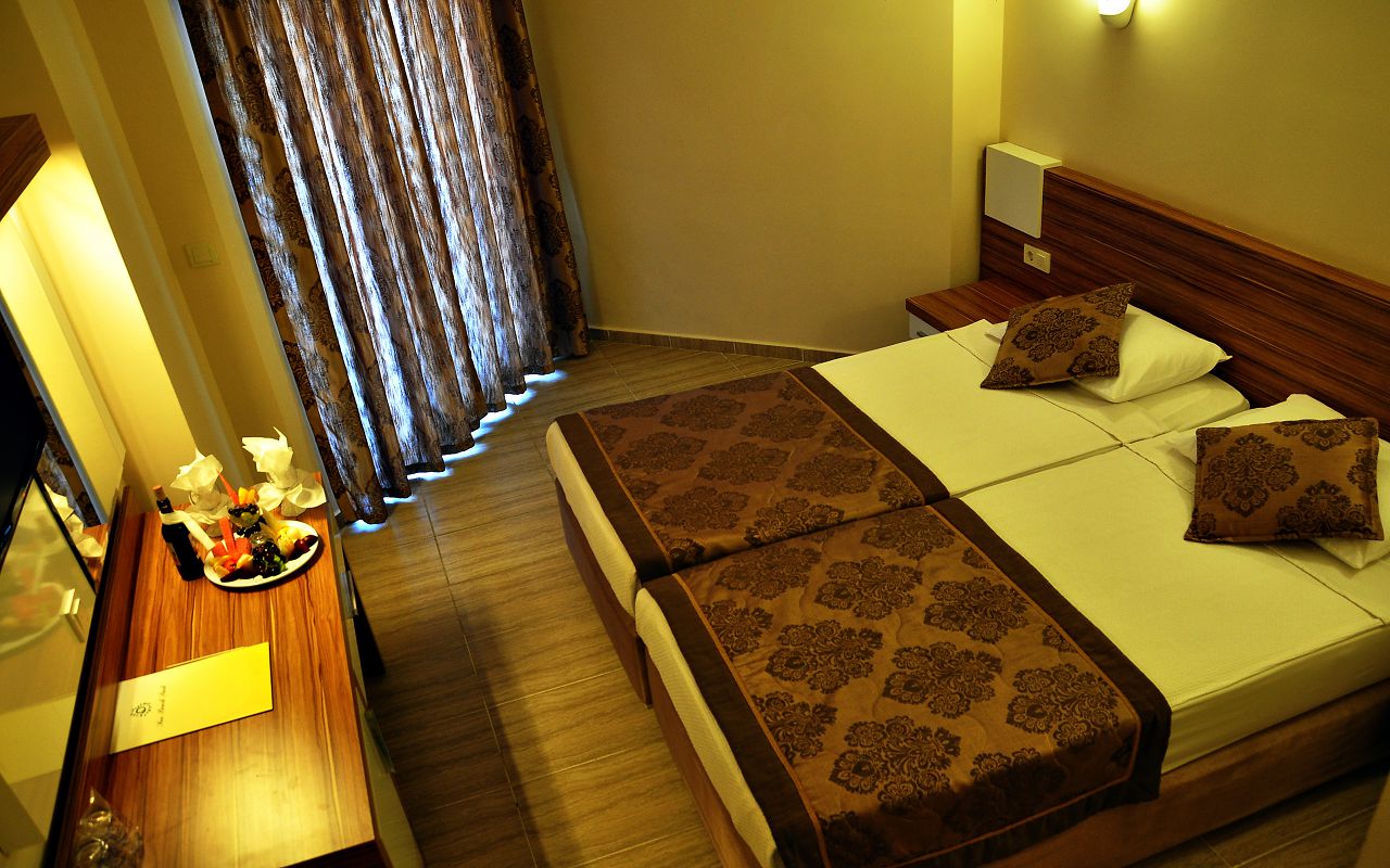 Economy Room 1
