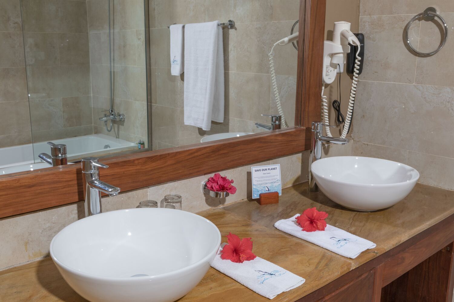 Honeymoon Suite 2