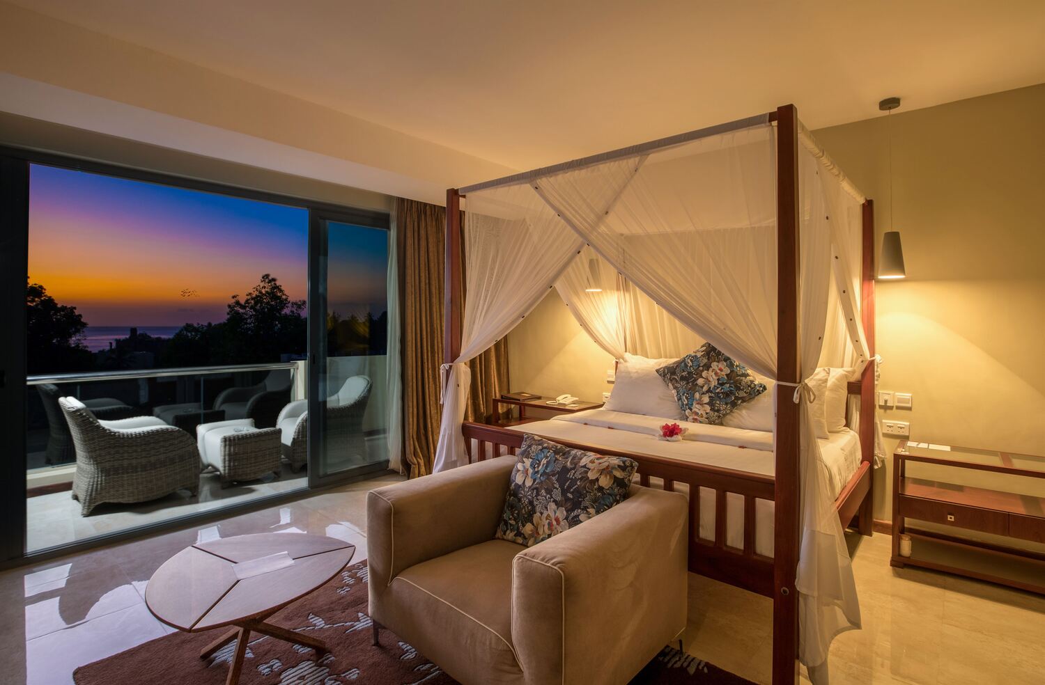 Honeymoon Suite 1
