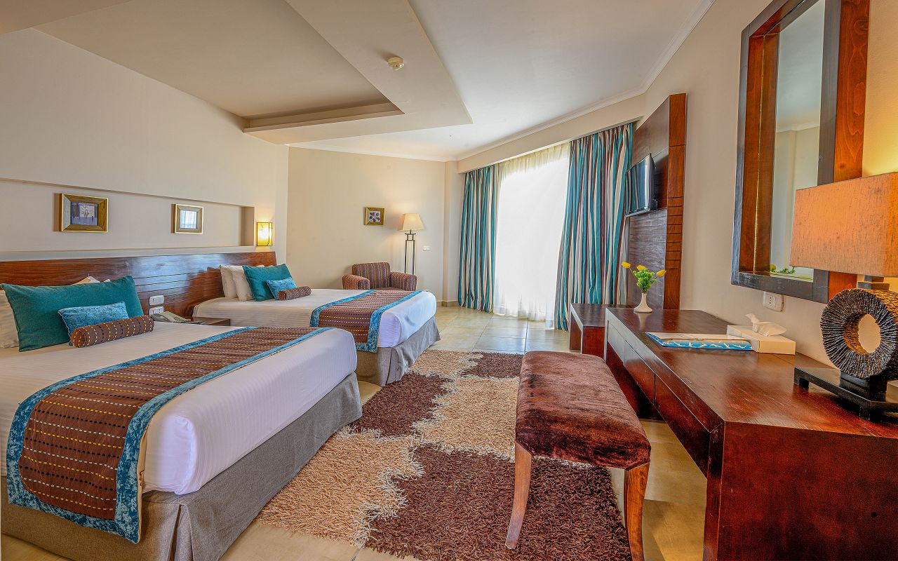 Deluxe Sea View 2