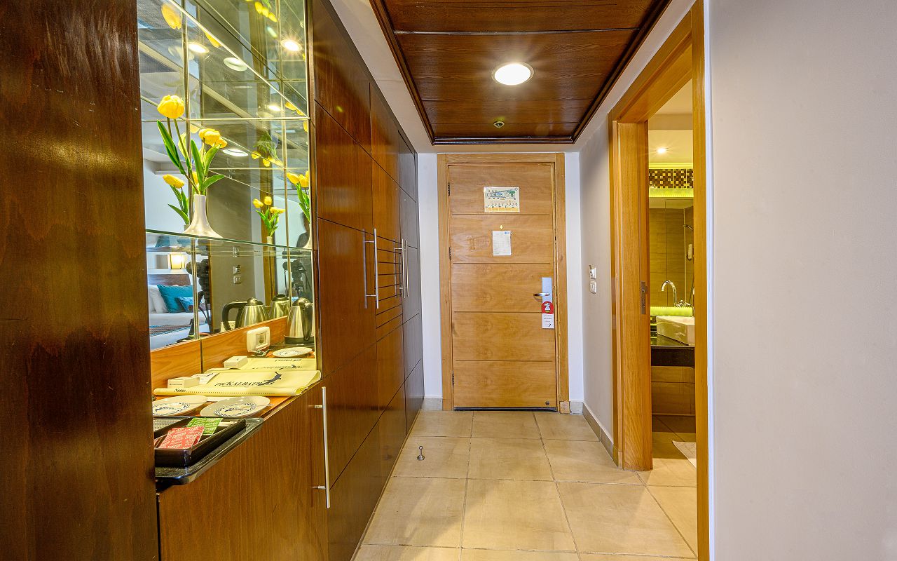 Deluxe Sea View 3