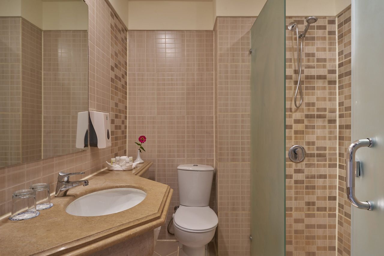 Comfort Room 2
