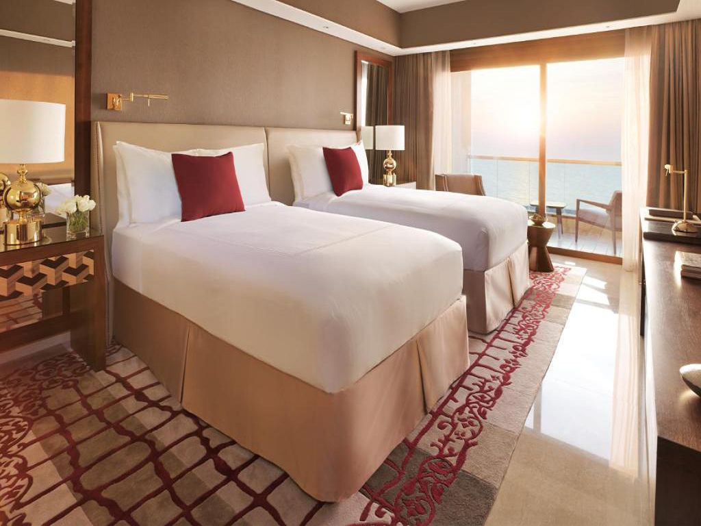Deluxe Family Room 2